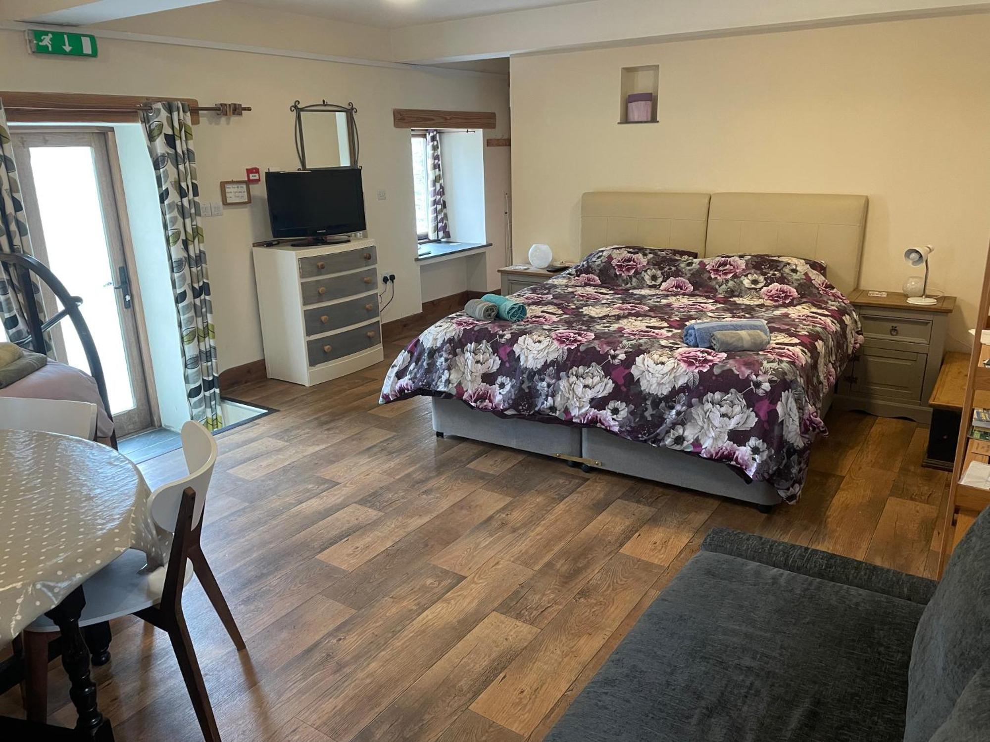 The Shippon At Rosehip Apartment Launceston Bagian luar foto